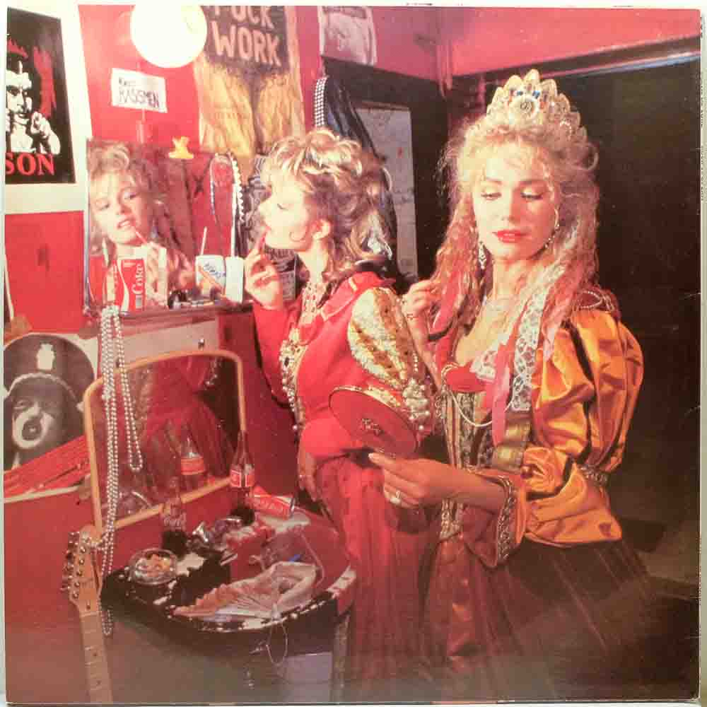 Dollie de Luxe Rock Vs. Opera Raw Music Store