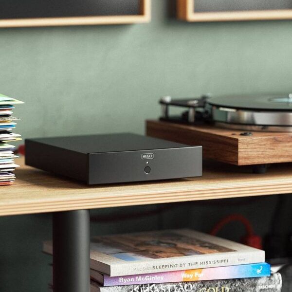 hegel-V10-phono-preamp-lifestyle